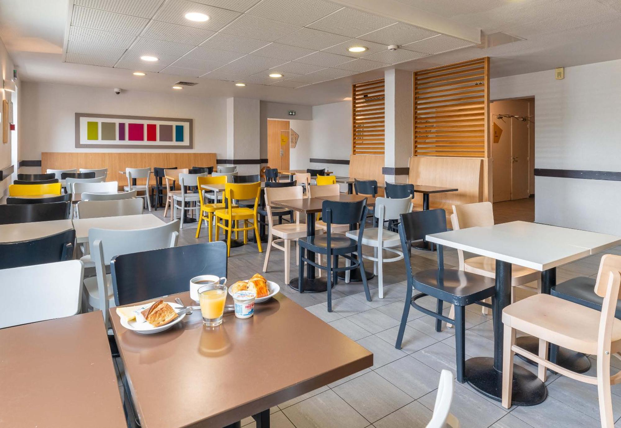B&B Hotel Lyon Grand Stade Meyzieu Εξωτερικό φωτογραφία