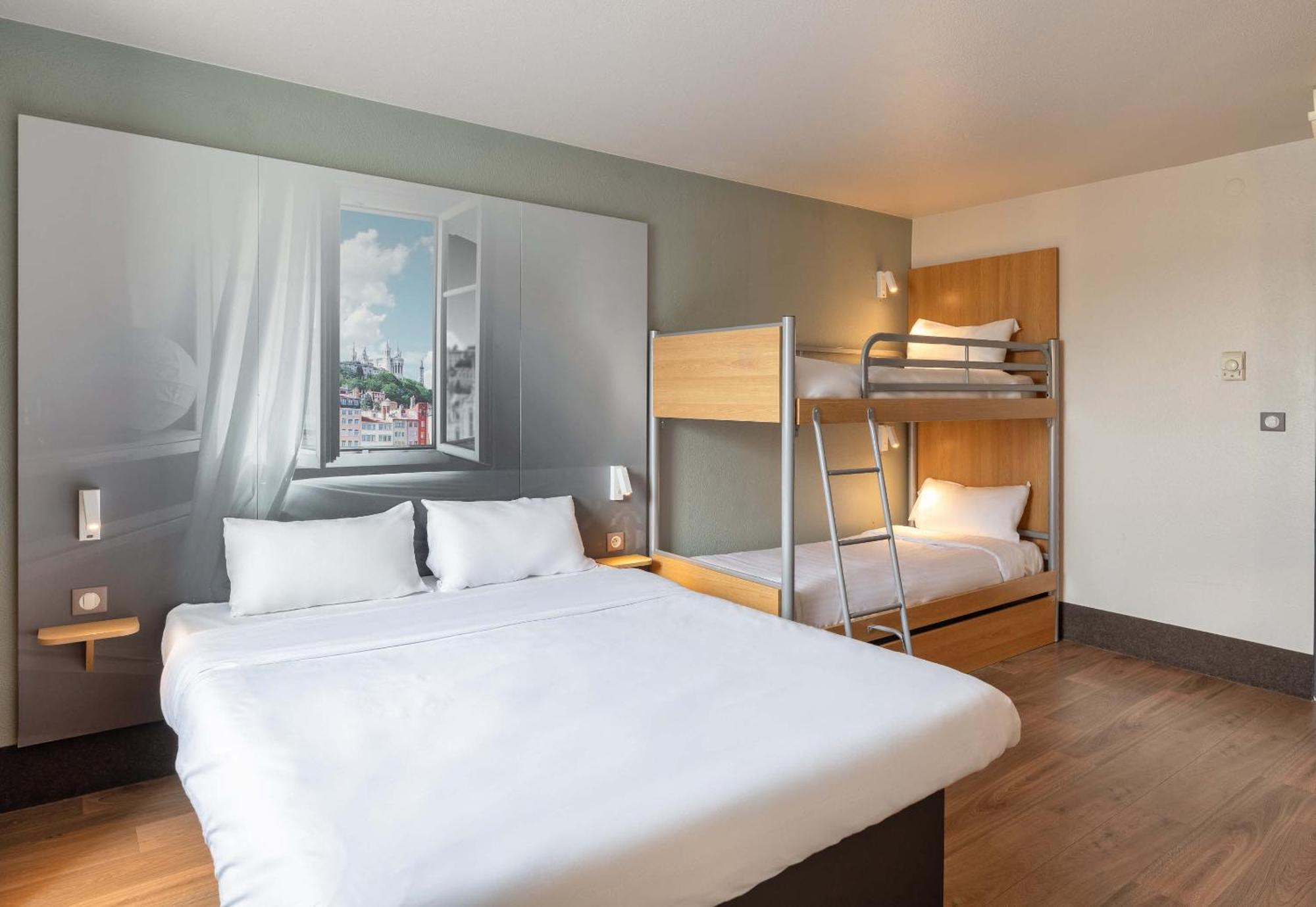 B&B Hotel Lyon Grand Stade Meyzieu Εξωτερικό φωτογραφία