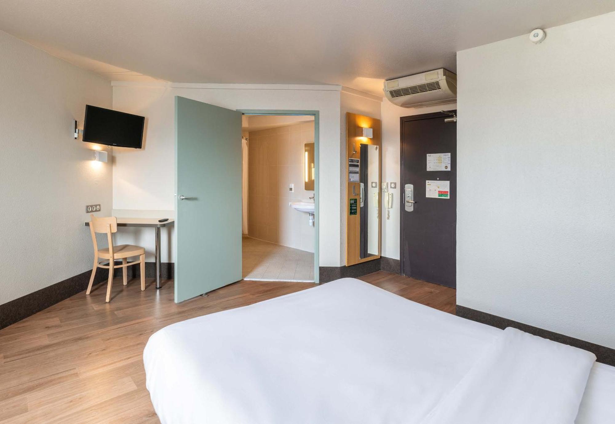 B&B Hotel Lyon Grand Stade Meyzieu Εξωτερικό φωτογραφία