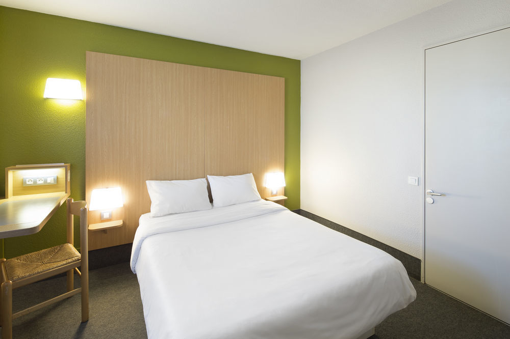 B&B Hotel Lyon Grand Stade Meyzieu Εξωτερικό φωτογραφία