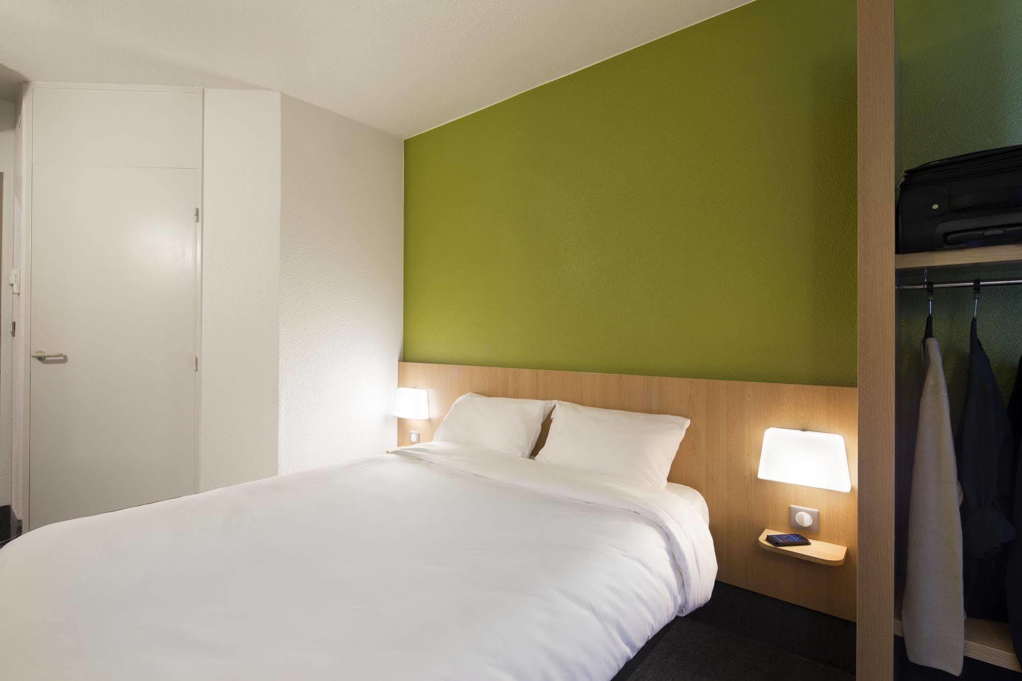 B&B Hotel Lyon Grand Stade Meyzieu Εξωτερικό φωτογραφία