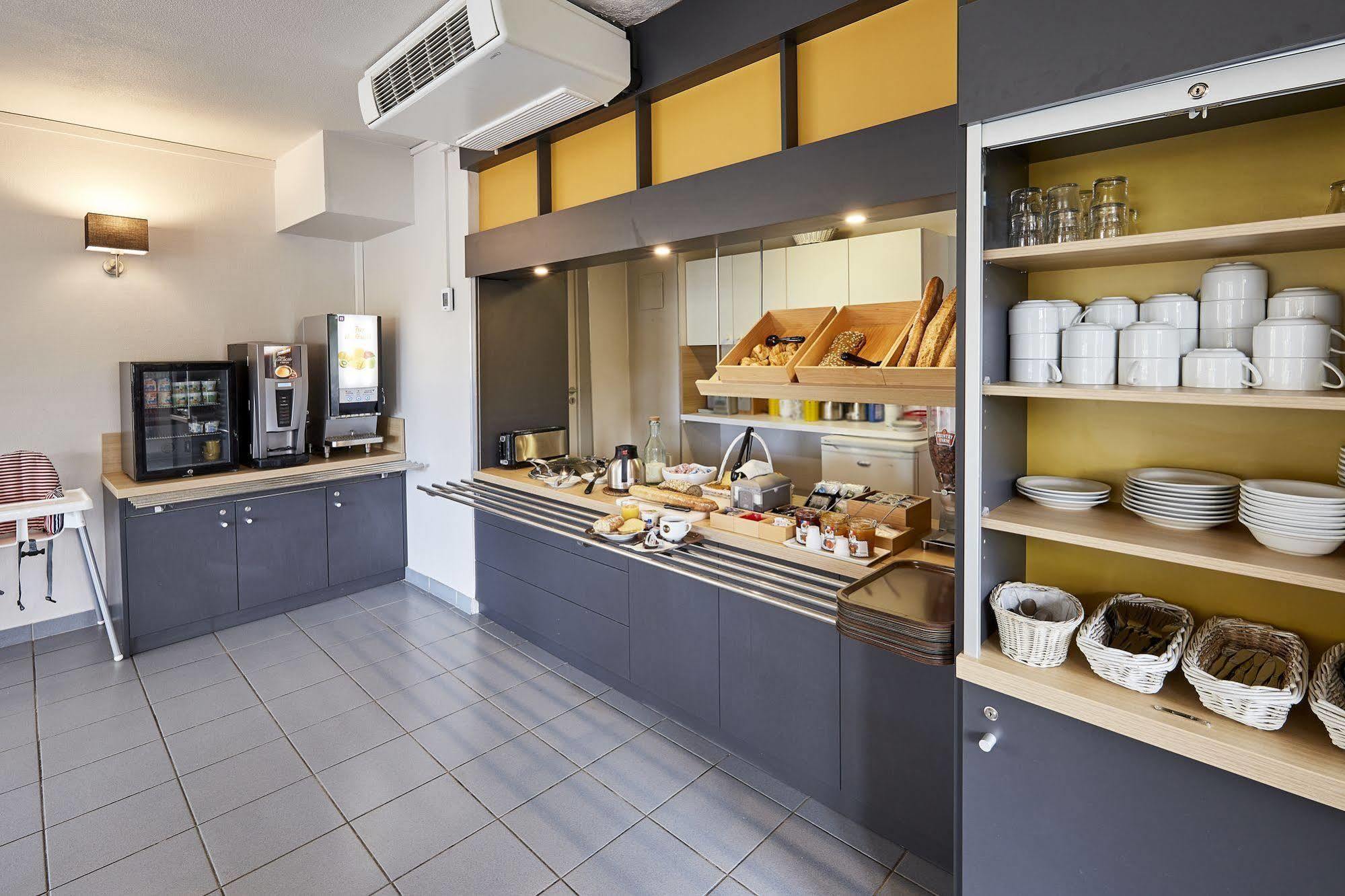 B&B Hotel Lyon Grand Stade Meyzieu Εξωτερικό φωτογραφία