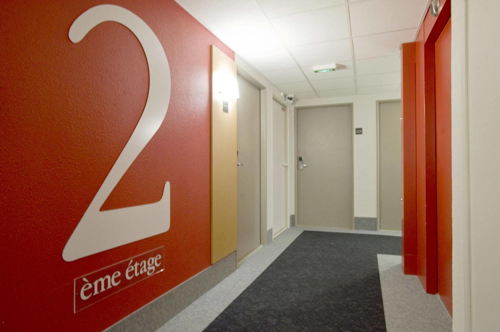 B&B Hotel Lyon Grand Stade Meyzieu Εξωτερικό φωτογραφία